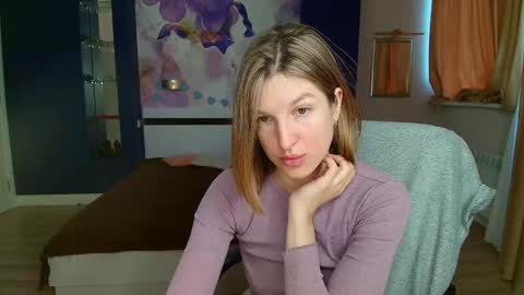 EmilyWalkers online show from 15, 12, 2024