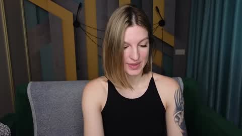 EmilyWalkers online show from 27, 12, 2024