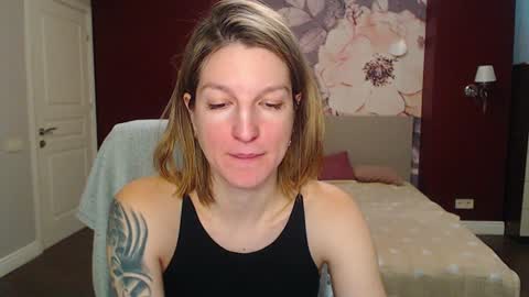 EmilyWalkers online show from 22, 1, 2025