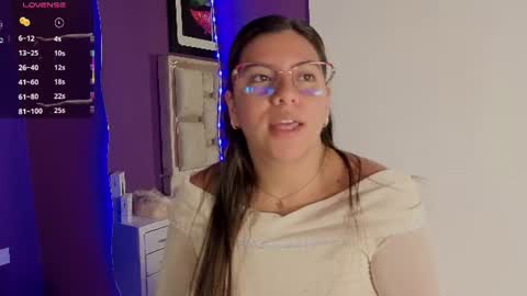 emilyy_cooperr online show from 9, 6, 2026