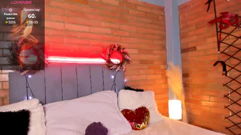 Hey Im EmmaHelp me reach 100 likes online show from 16, 7, 2026
