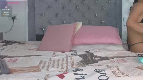 Snapshot of emma_blake__ chatting on 14, 10, 2025 Emma online show from 14, 10, 2025