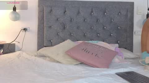 Snapshot of emma_blake__ chatting on 7, 11, 2025 Emma online show from 7, 11, 2025