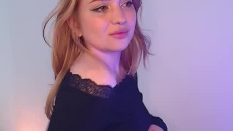 Emma and July online show from 28, 6, 2026