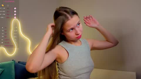 Snapshot of emma_clon chatting on 26, 6, 2026 Emma online show from 26, 6, 2026