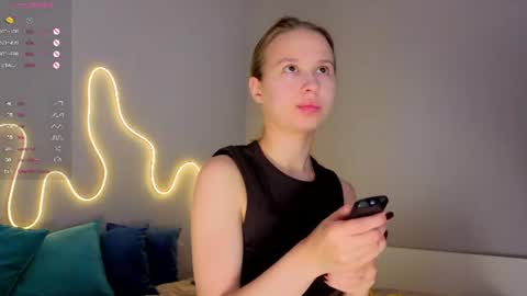 Snapshot of emma_clon chatting on 2, 7, 2026 Emma online show from 2, 7, 2026