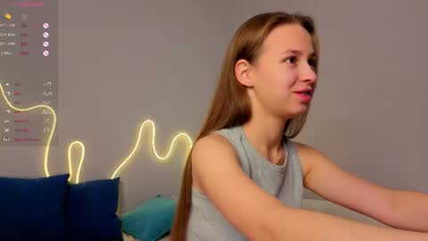 Snapshot of emma_clon chatting on 27, 7, 2026 Emma online show from 27, 7, 2026