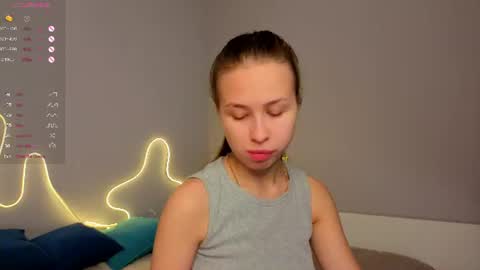 Snapshot of emma_clon chatting on 29, 7, 2026 Emma online show from 29, 7, 2026