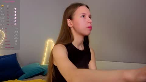 Snapshot of emma_clon chatting on 7, 8, 2026 Emma online show from 7, 8, 2026