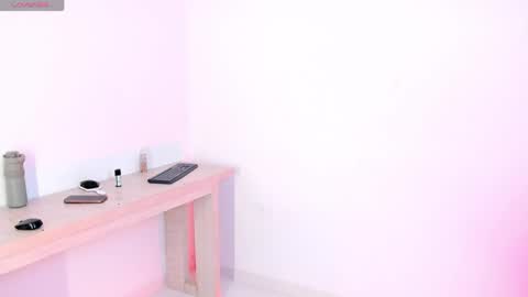 Snapshot of emma_collins01 chatting on 2, 5, 2026 Emma online show from 2, 5, 2026