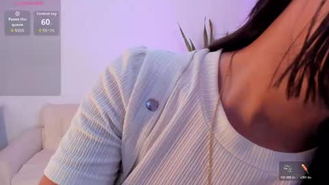 Snapshot of emma_collins01 chatting on 17, 5, 2026 Emma online show from 17, 5, 2026