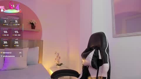 E M M A  online show from 20, 10, 2025