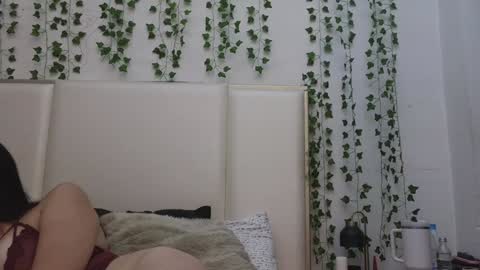 emma_johnson_ online show from 10, 2, 2026