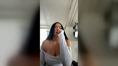 Snapshot of emma_johnson_ chatting on 4, 6, 2026 emma_johnson_ online show from 4, 6, 2026