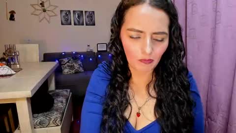  emma luxy online show from 23, 4, 2026