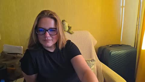 Snapshot of emma_misty_ chatting on 22, 9, 2025 emma_misty_ online show from 22, 9, 2025