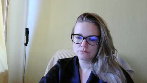Snapshot of emma_misty_ chatting on 1, 10, 2025 emma_misty_ online show from 1, 10, 2025