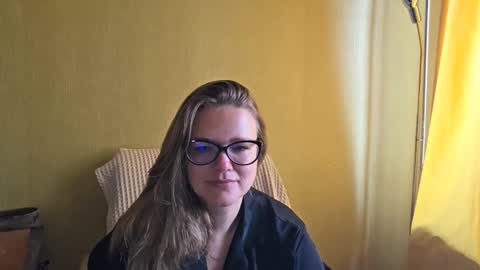 Snapshot of emma_misty_ chatting on 3, 10, 2025 emma_misty_ online show from 3, 10, 2025