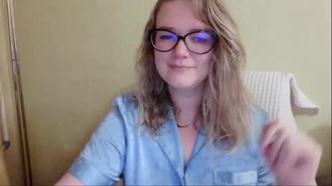 Snapshot of emma_misty_ chatting on 17, 10, 2025 emma_misty_ online show from 17, 10, 2025