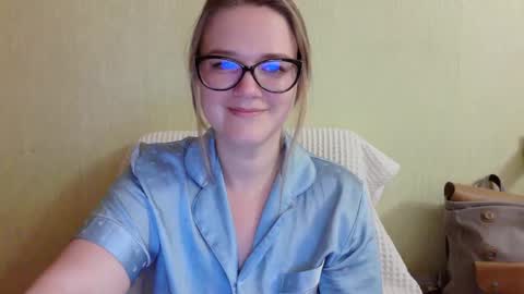Snapshot of emma_misty_ chatting on 18, 10, 2025 emma_misty_ online show from 18, 10, 2025