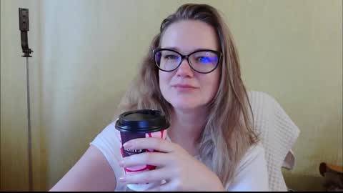 Snapshot of emma_misty_ chatting on 27, 10, 2025 emma_misty_ online show from 27, 10, 2025