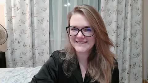 Snapshot of emma_misty_ chatting on 2, 12, 2025 emma_misty_ online show from 2, 12, 2025