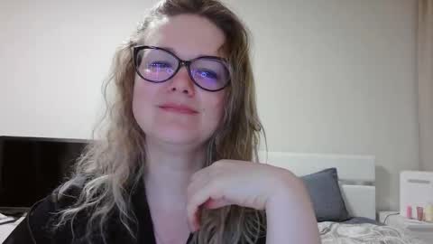 Snapshot of emma_misty_ chatting on 3, 2, 2026 emma_misty_ online show from 3, 2, 2026