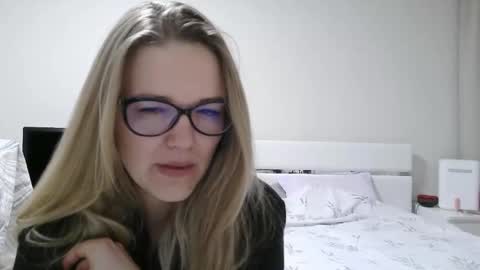 Snapshot of emma_misty_ chatting on 9, 2, 2026 emma_misty_ online show from 9, 2, 2026