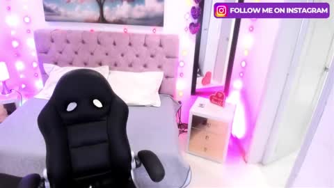 Emma Monserratt online show from 1, 3, 2025