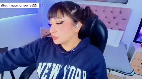 Emma Monserratt online show from 4, 3, 2026