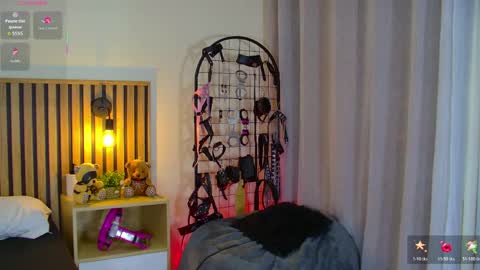  Emma morales  online show from 23, 4, 2026