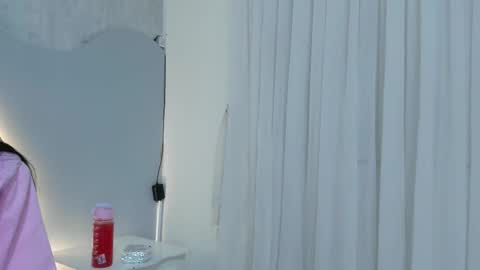 Snapshot of emma_morgann chatting on 16, 12, 2025 Emma Morgann online show from 16, 12, 2025