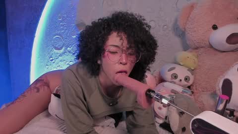     online show from 27, 1, 2025