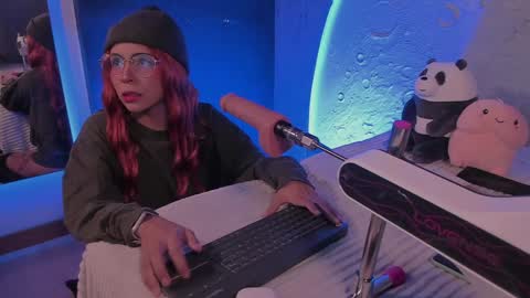     online show from 28, 1, 2025