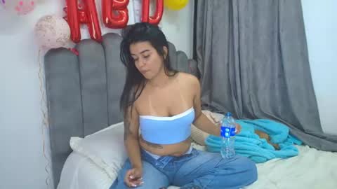 emma_saenz01 online show from 15, 6, 2026