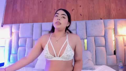Snapshot of emma_valenciia chatting on 20, 6, 2026 emma_valenciia online show from 20, 6, 2026