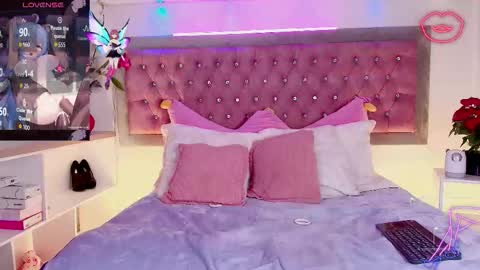 Snapshot of emma_wilder chatting on 4, 12, 2025 neko online show from 4, 12, 2025