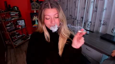 Snapshot of emmaa_hostt chatting on 7, 1, 2025 Ema .l. online show from 7, 1, 2025