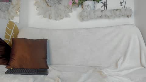 Snapshot of emmaduque chatting on 24, 5, 2026 Emma Duque online show from 24, 5, 2026