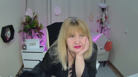 emmaellison924117 online show from 9, 4, 2026