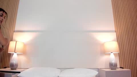 emmaespencer  online show from 14, 3, 2026