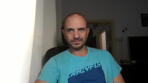 Snapshot of emmagold123 chatting on 15, 11, 2025 Ariel online show from 15, 11, 2025