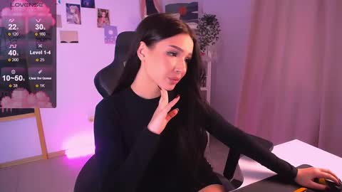 Snapshot of emmakeam_ chatting on 4, 12, 2024 Emma online show from 4, 12, 2024