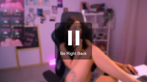 Snapshot of emmakeam_ chatting on 8, 12, 2024 Emma online show from 8, 12, 2024