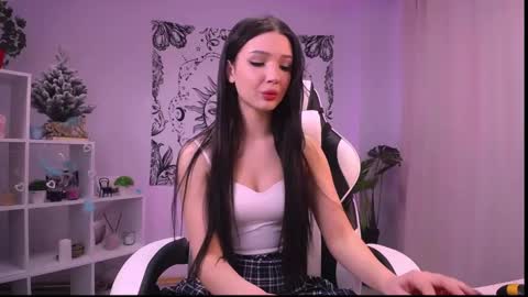 Snapshot of emmakeam_ chatting on 28, 12, 2024 Emma online show from 28, 12, 2024