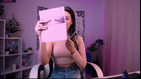 Snapshot of emmakeam_ chatting on 19, 1, 2025 Emma online show from 19, 1, 2025