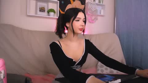 Snapshot of emmakeam_ chatting on 26, 1, 2025 Emma online show from 26, 1, 2025