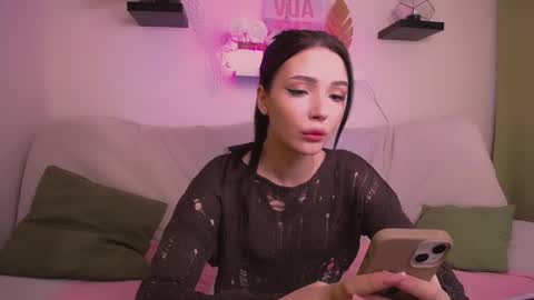 Snapshot of emmakeam_ chatting on 31, 1, 2025 Emma online show from 31, 1, 2025