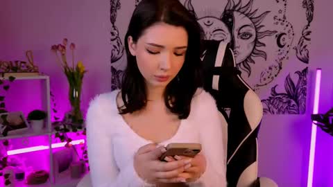 Snapshot of emmakeam_ chatting on 11, 3, 2025 Emma online show from 11, 3, 2025