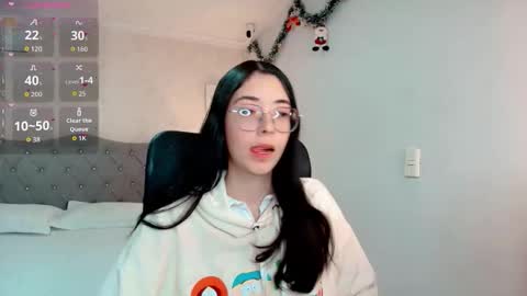 Snapshot of emmalove_doll chatting on 6, 1, 2026 Emmas Room online show from 6, 1, 2026